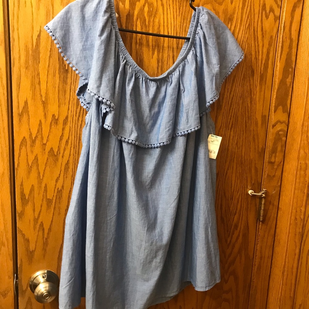 Never been worn || blue off the shoulders top!